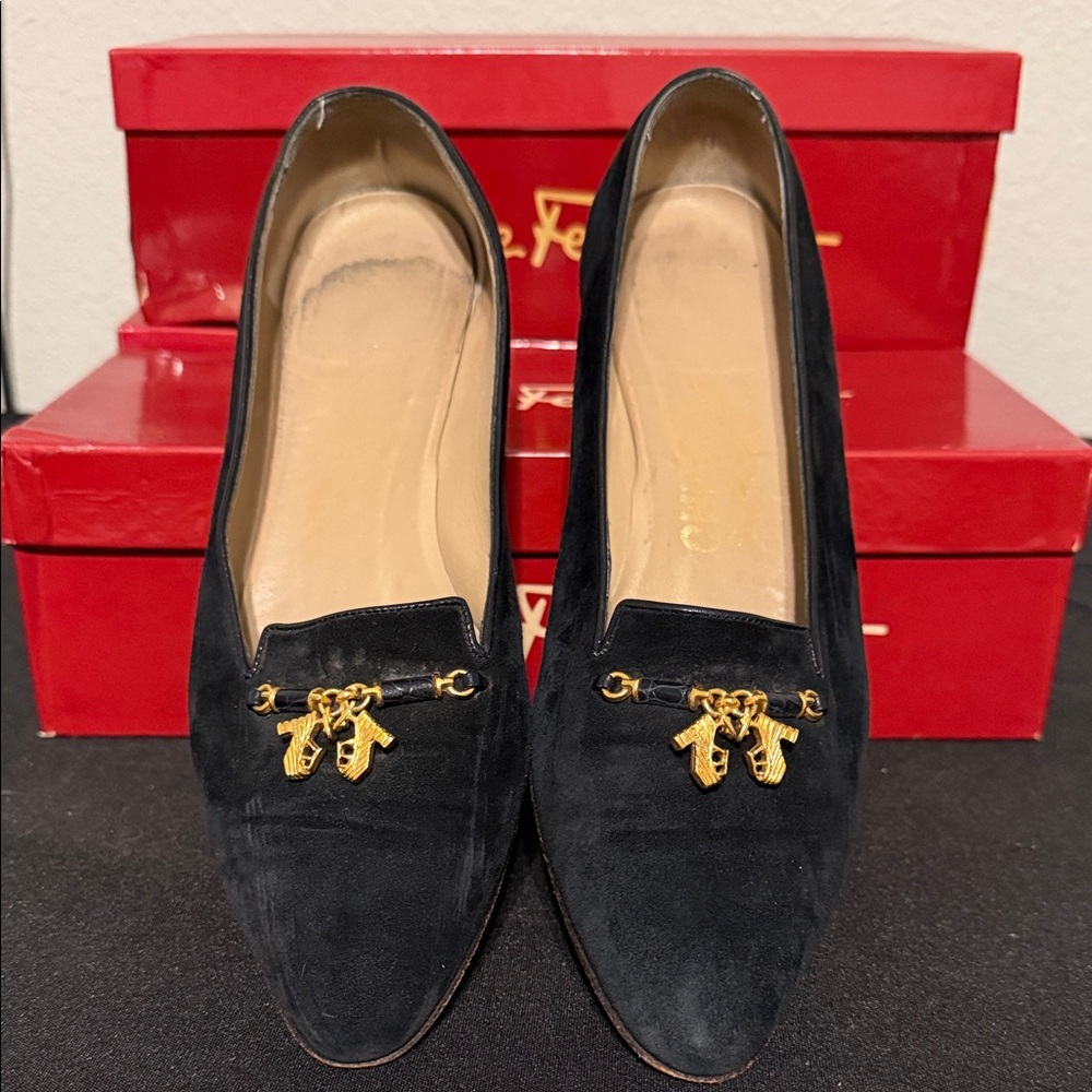 Vintage Salvatore Ferragamo suede calf flats